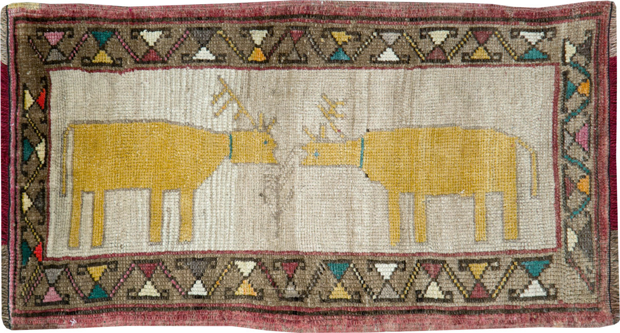 Vintage Anatolian Pictorial Rug, No.29316 - Staging