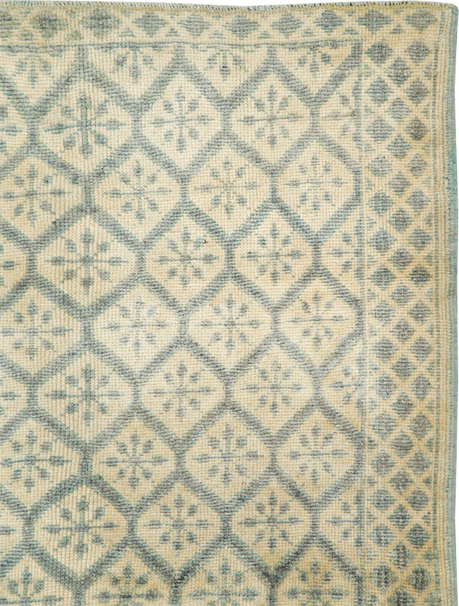 Vintage Turkish Anatolian Throw Rug, No.29345 - Staging