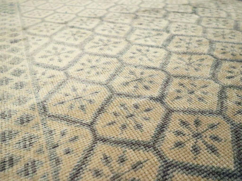 Vintage Turkish Anatolian Throw Rug, No.29345 - Staging