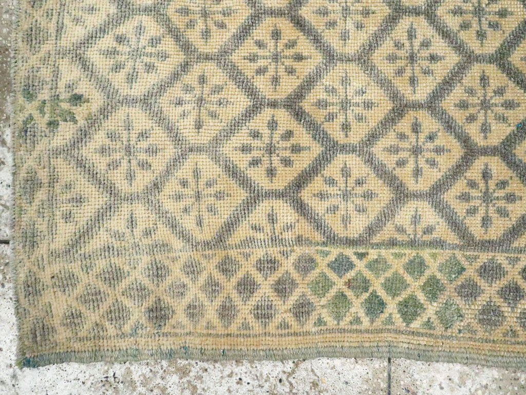 Vintage Turkish Anatolian Throw Rug, No.29345 - Staging