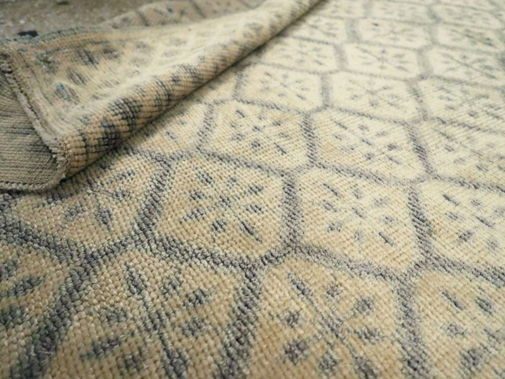 Vintage Turkish Anatolian Throw Rug, No.29345 - Staging