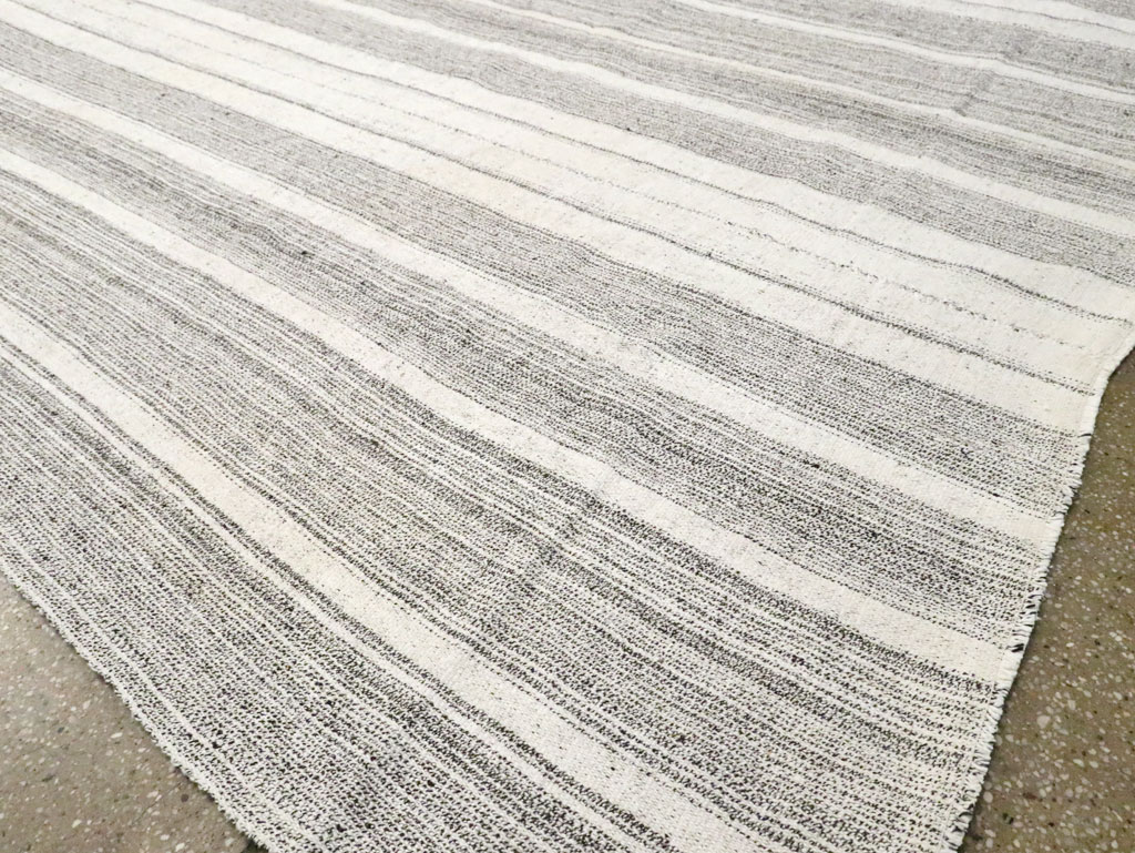 Vintage Turkish Flatweave Kilim Room Size Carpet, No.29354 - Staging