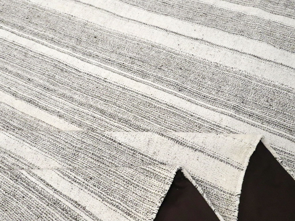 Vintage Turkish Flatweave Kilim Room Size Carpet, No.29354 - Staging