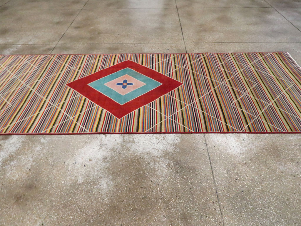 Vintage Persian Mahal Gallery Rug, No.29363 - Staging