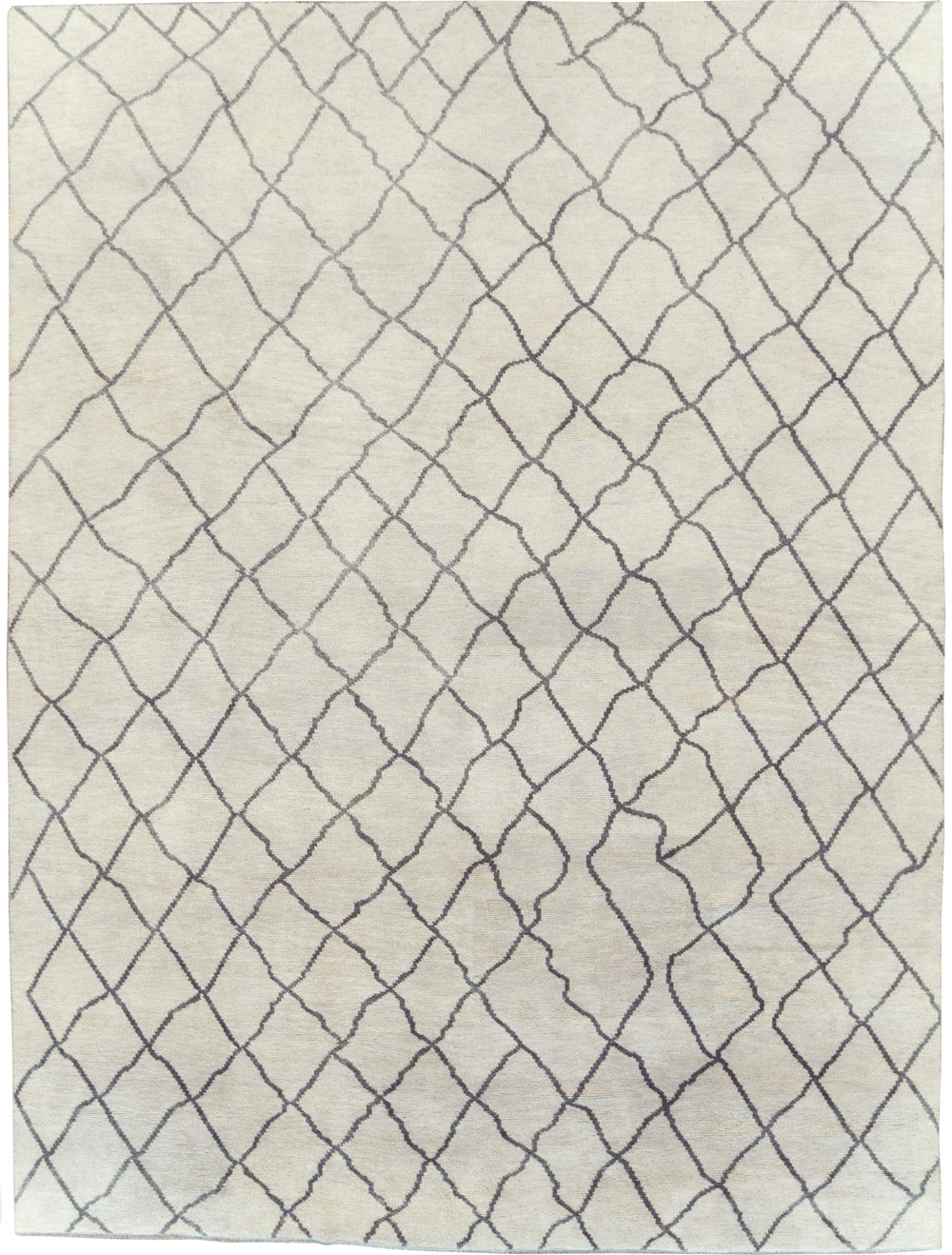 Modern Room Size Moroccan Carpet, No.29439 - Staging