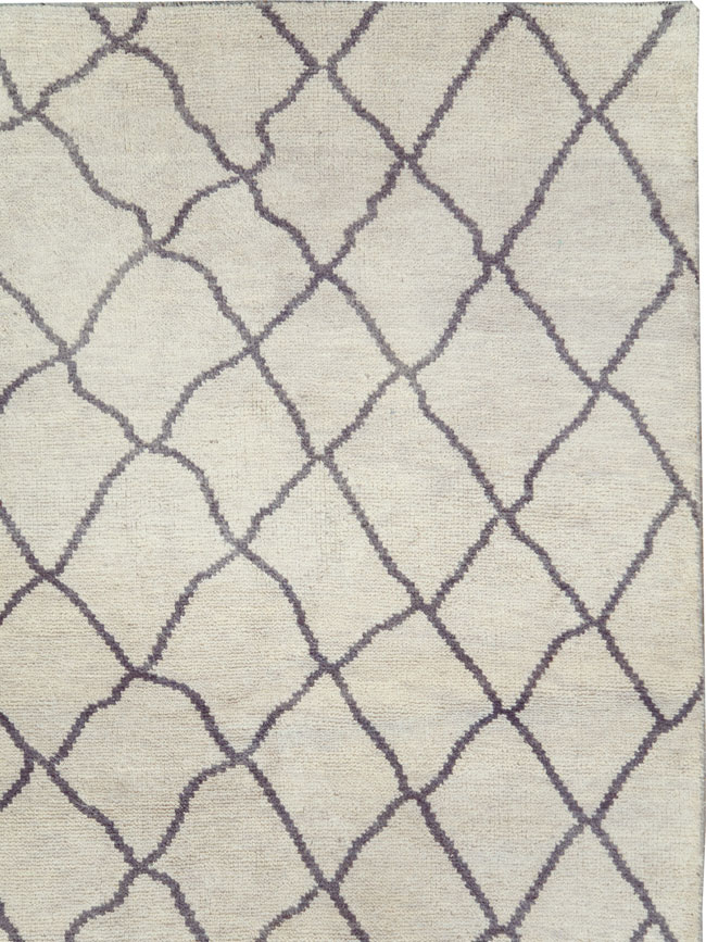 Modern Room Size Moroccan Carpet, No.29439 - Staging