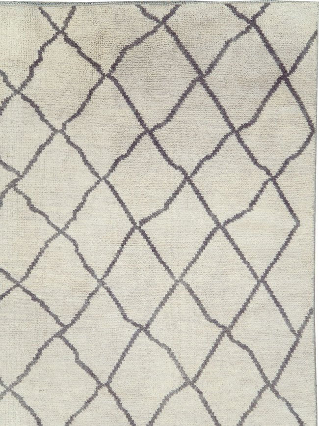 Modern Room Size Moroccan Carpet, No.29439 - Staging
