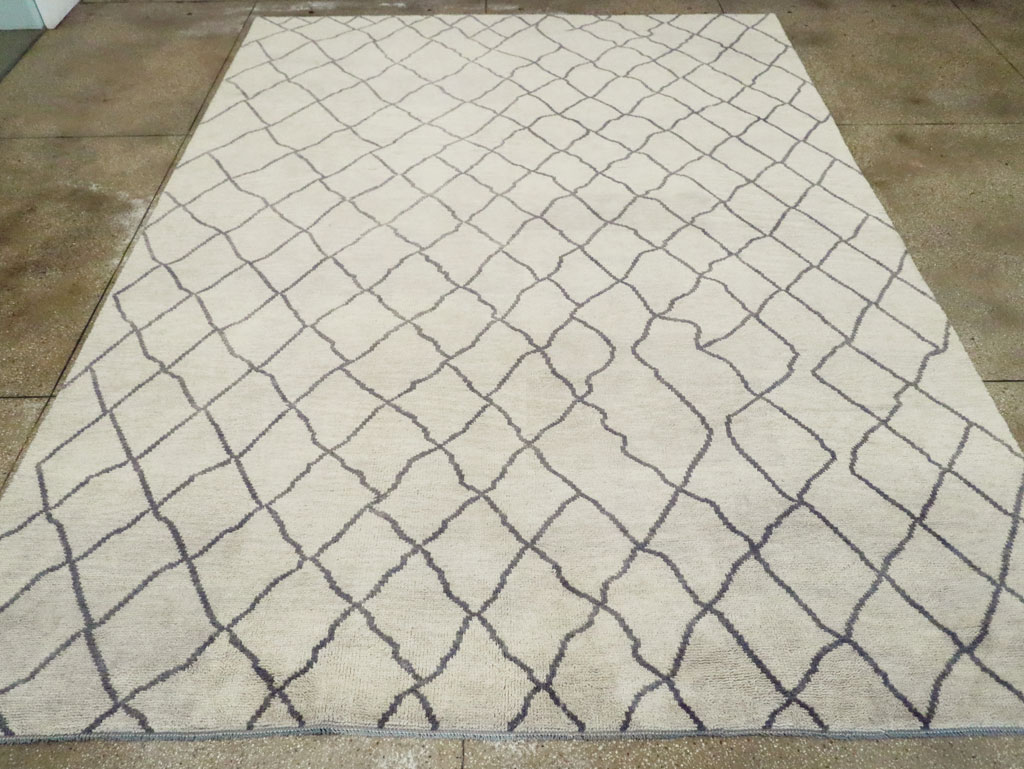 Modern Room Size Moroccan Carpet, No.29439 - Staging
