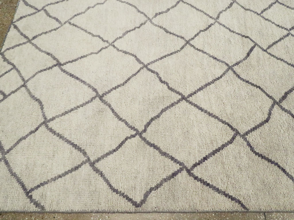 Modern Room Size Moroccan Carpet, No.29439 - Staging