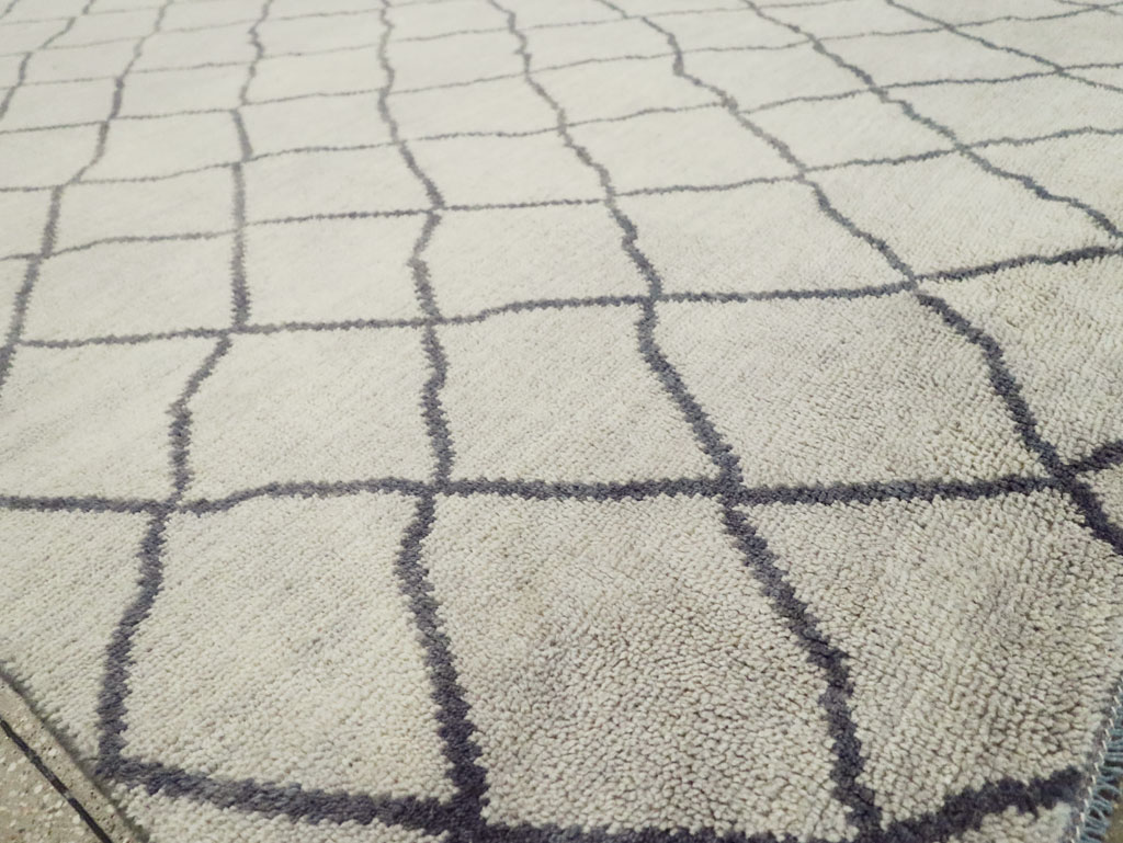 Modern Room Size Moroccan Carpet, No.29439 - Staging