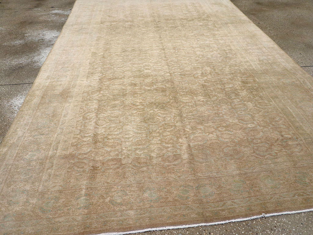 Antique Persian Mahal Carpet, No.29444 - Staging