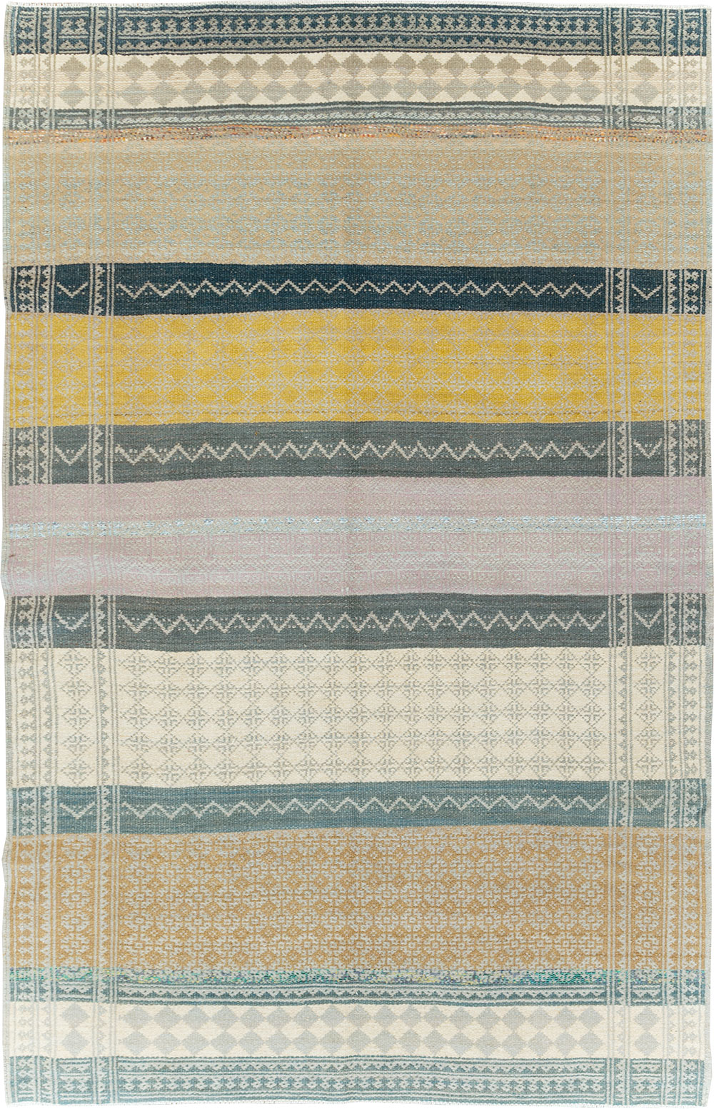 Contemporary Persian Flatweave Kilim Small Room Size Rug, No.29456 - Staging