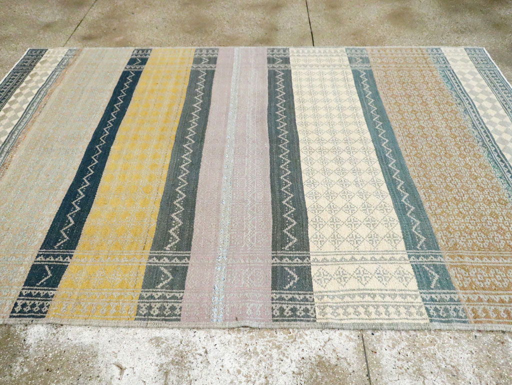 Contemporary Persian Flatweave Kilim Small Room Size Rug, No.29456 - Staging