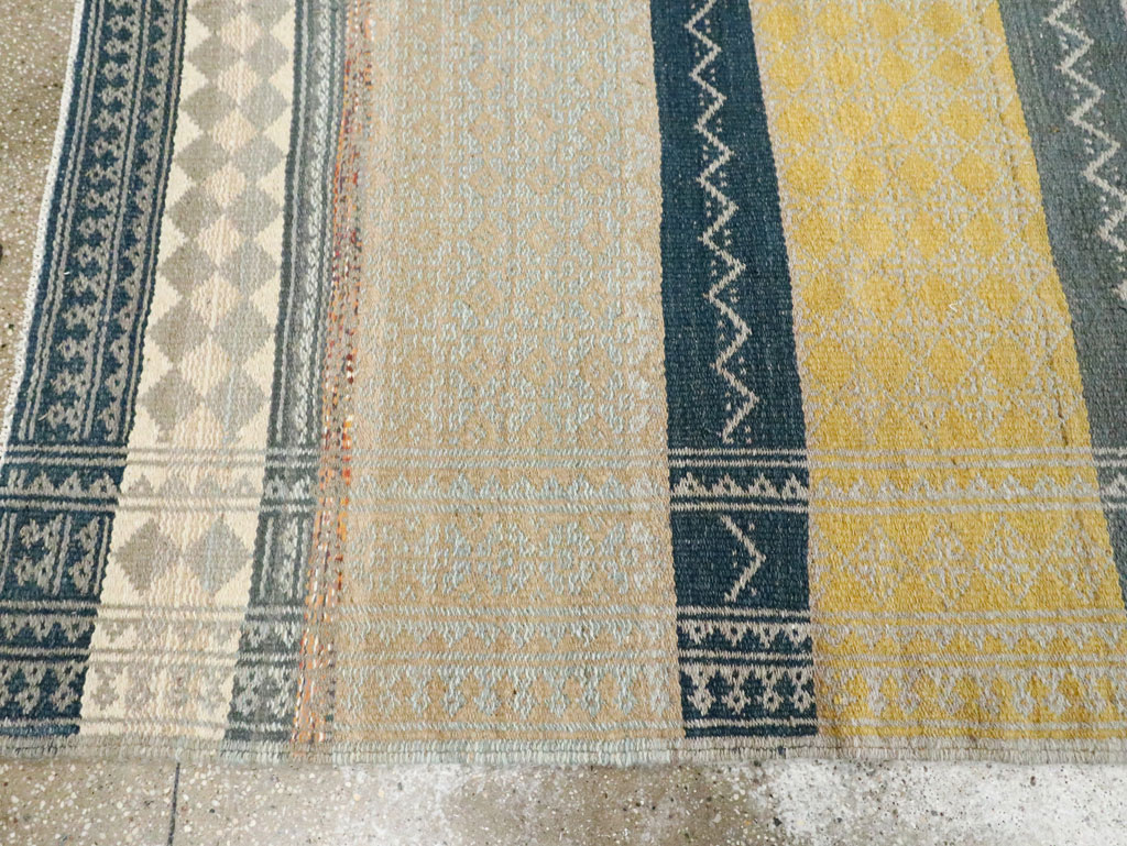 Contemporary Persian Flatweave Kilim Small Room Size Rug, No.29456 - Staging