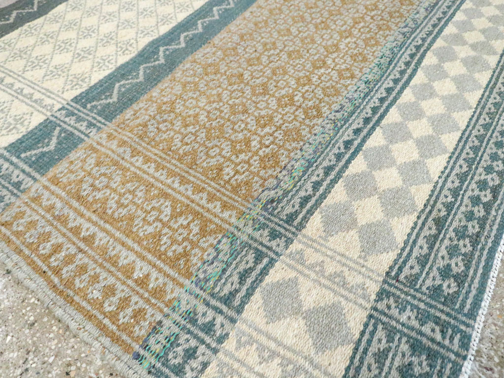 Contemporary Persian Flatweave Kilim Small Room Size Rug, No.29456 - Staging