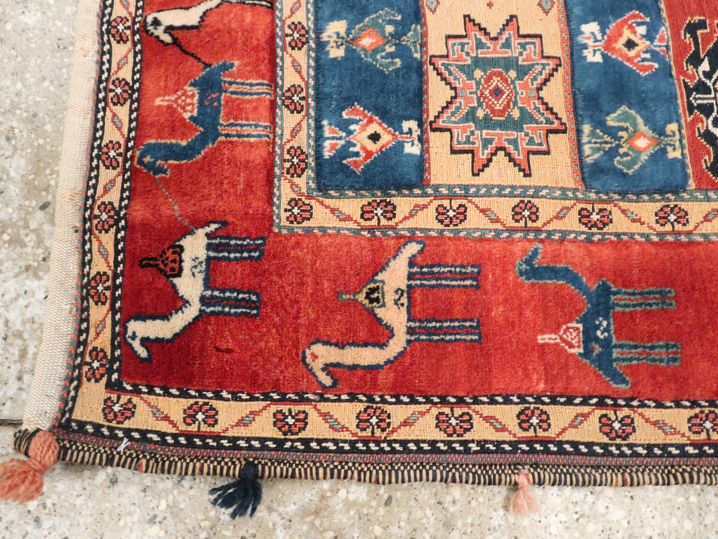 Persian Shiraz Rug, No.29477 - Staging