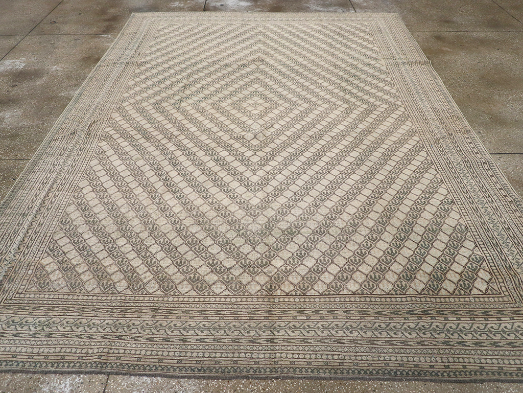 Vintage Central Asia Turkoman Room Size Carpet, No.29493 - Staging