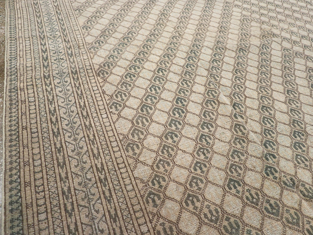 Vintage Central Asia Turkoman Room Size Carpet, No.29493 - Staging