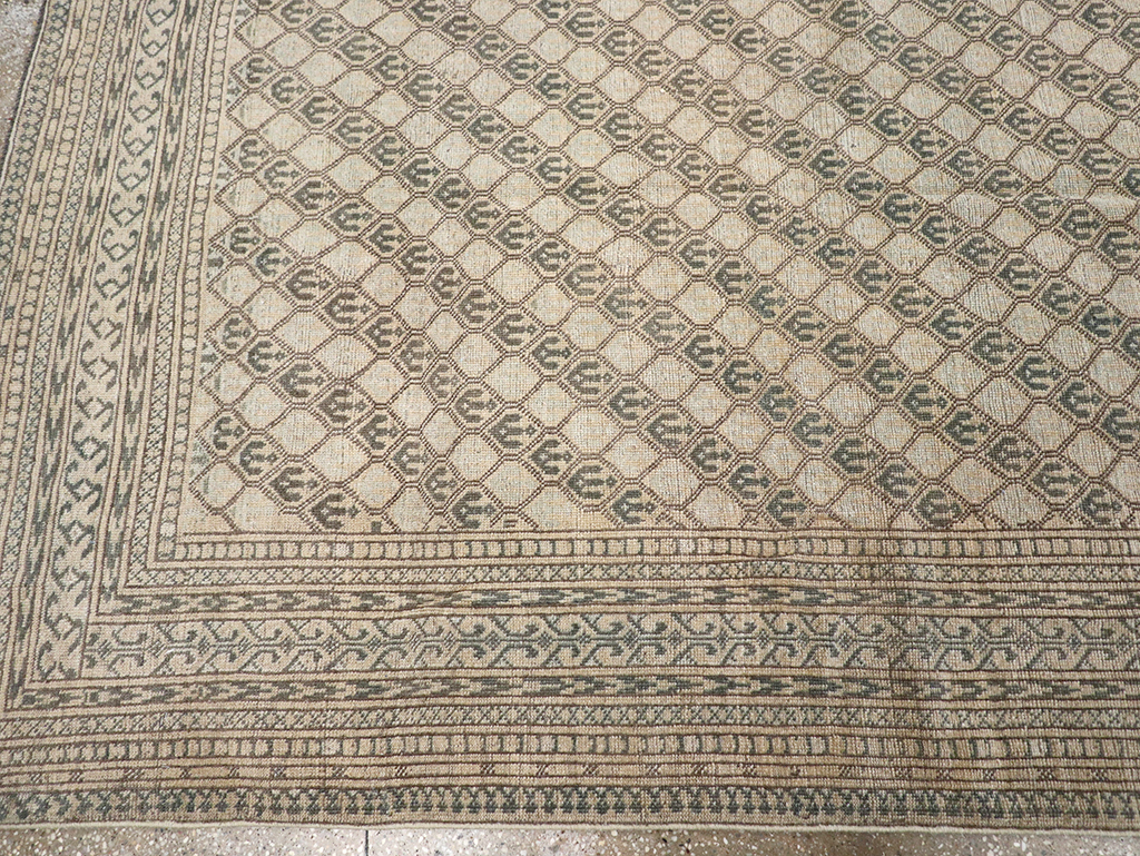 Vintage Central Asia Turkoman Room Size Carpet, No.29493 - Staging
