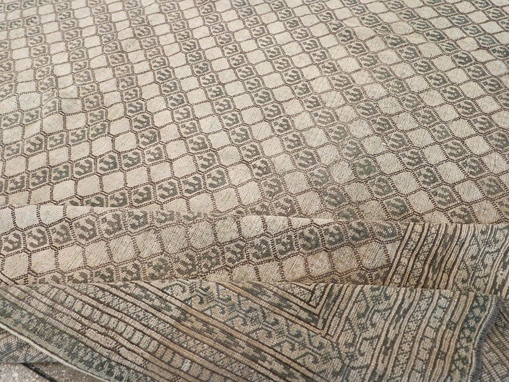 Vintage Central Asia Turkoman Room Size Carpet, No.29493 - Staging