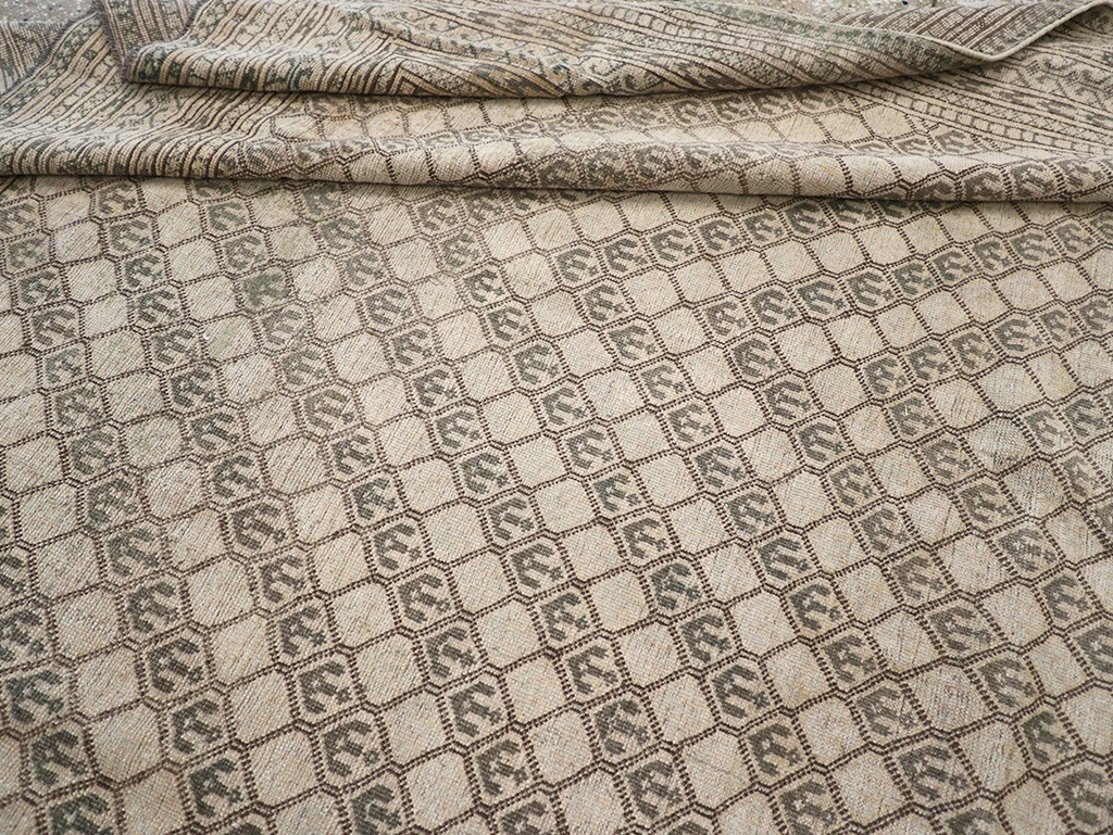 Vintage Central Asia Turkoman Room Size Carpet, No.29493 - Staging