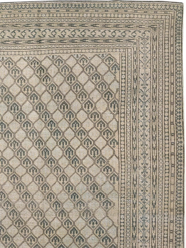 Vintage Central Asia Turkoman Room Size Carpet, No.29493 - Staging