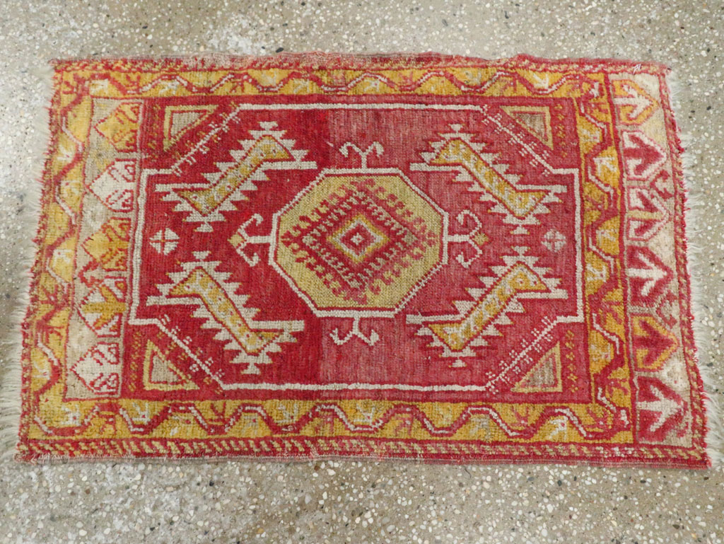 Vintage Turkish Anatolian Throw Rug, No.29512 - Staging