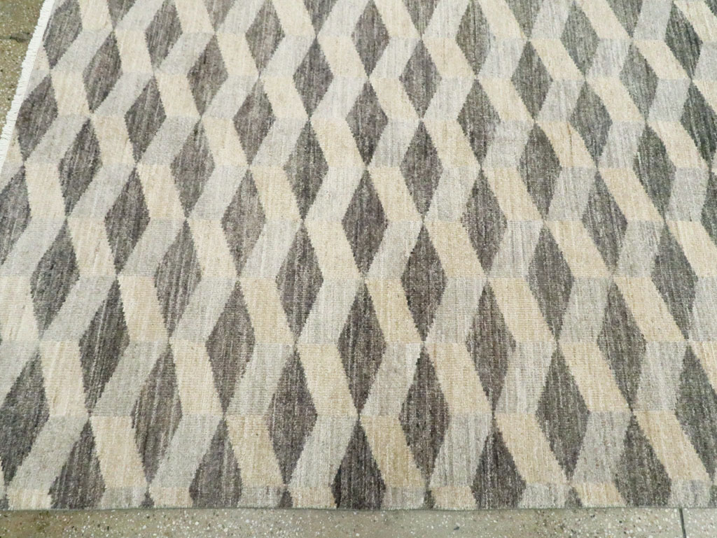 Contemporary Turkish Anatolian Room Size Carpet, No.29541 - Staging