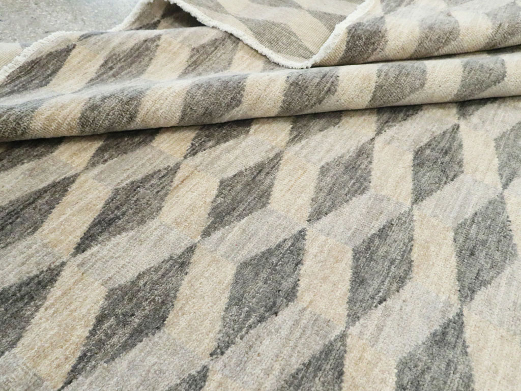 Contemporary Turkish Anatolian Room Size Carpet, No.29541 - Staging