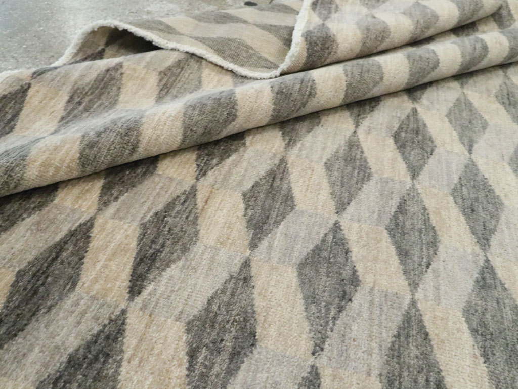 Contemporary Turkish Anatolian Room Size Carpet, No.29541 - Staging