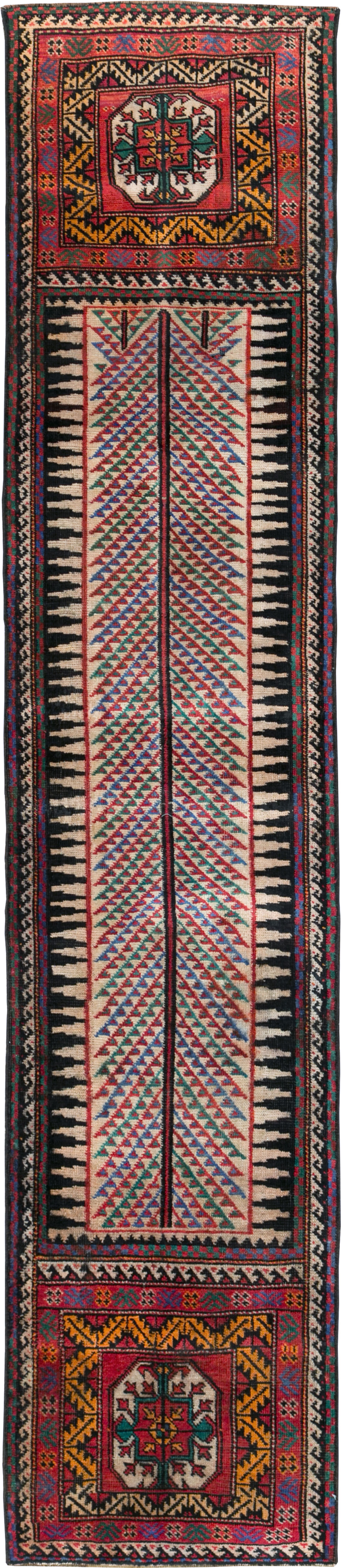 Vitnage Persian Baluch Runner, No.29597 - Staging