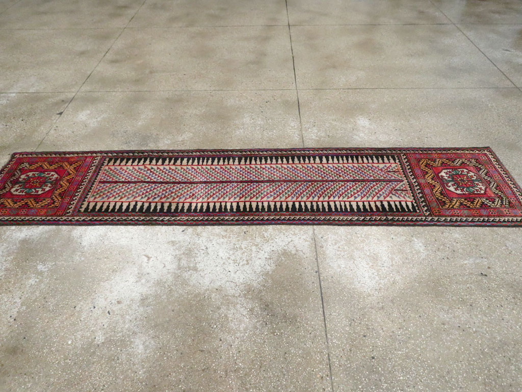 Vitnage Persian Baluch Runner, No.29597 - Staging