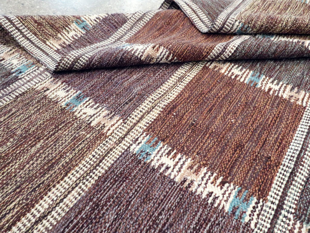 Swedish Inspired Contemporary Turkish Flatweave Kilim Room Size Carpet, No.29667 - Staging