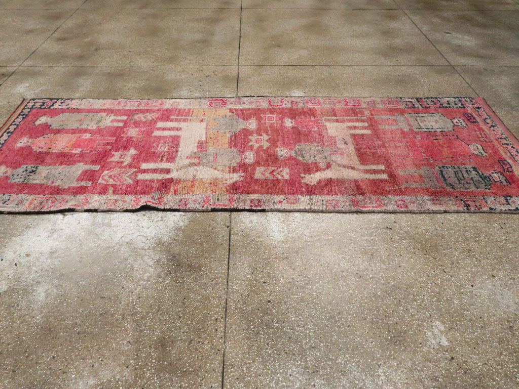 Vintage Turkish Anatolian Pictorial Runner, No.29676 - Staging