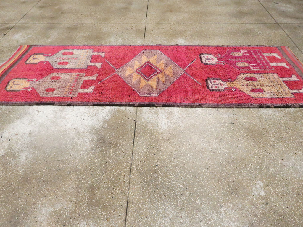 Vintage Turkish Anatolian Pictorial Runner, No.29678 - Staging