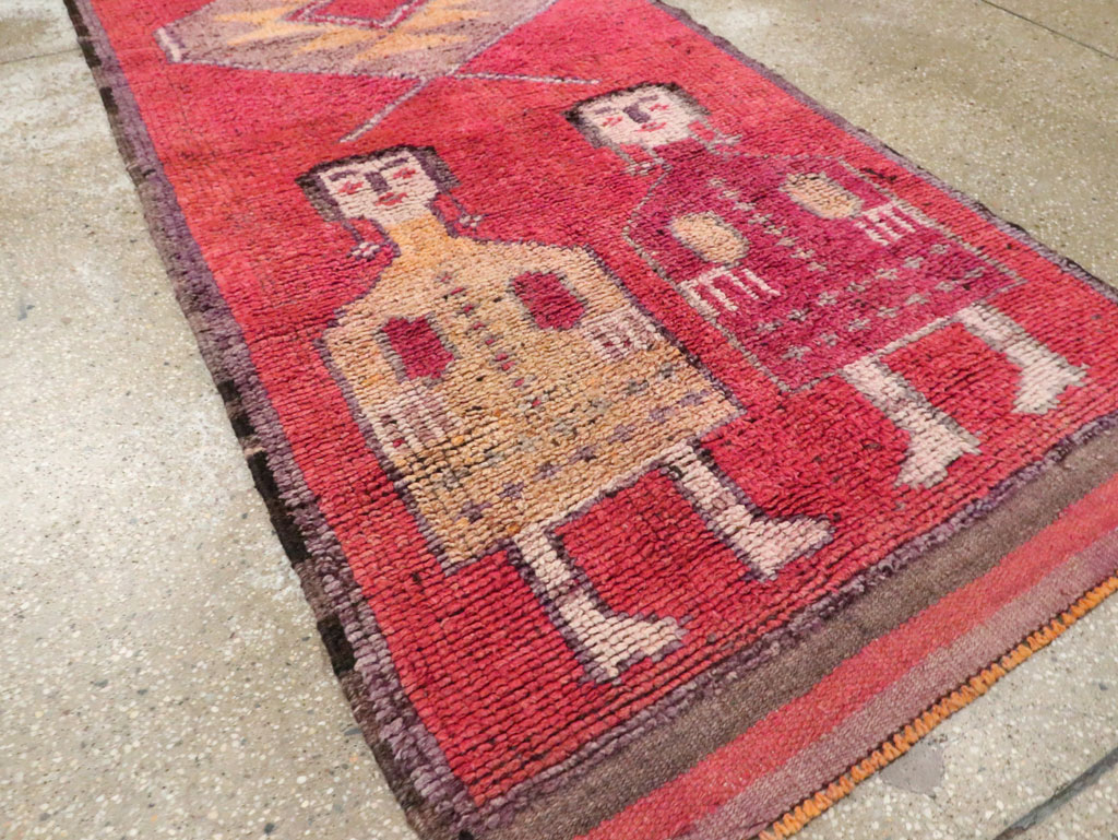 Vintage Turkish Anatolian Pictorial Runner, No.29678 - Staging