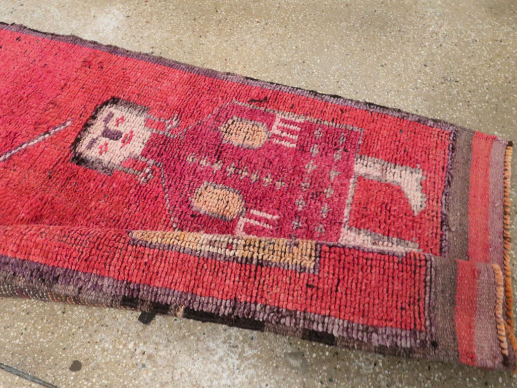 Vintage Turkish Anatolian Pictorial Runner, No.29678 - Staging