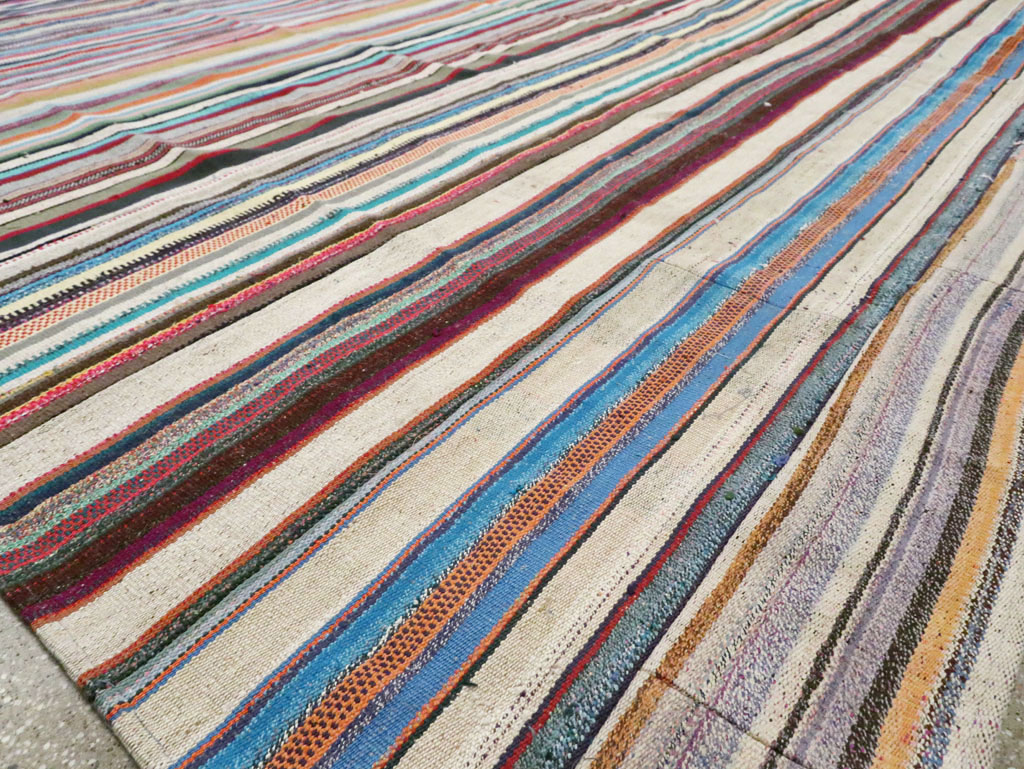 Contemporary Turkish Flat-Weave Oversize Carpet, No.29694 - Staging