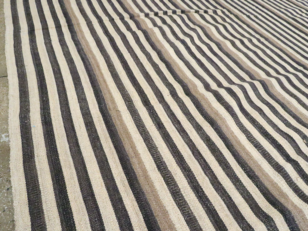 Contemporary Turkish Flatweave Kilim Oversize Carpet, No.29726 - Staging