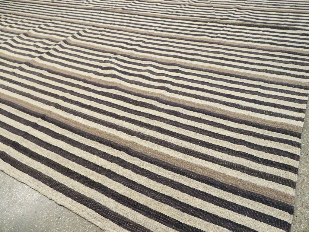 Contemporary Turkish Flatweave Kilim Oversize Carpet, No.29726 - Staging