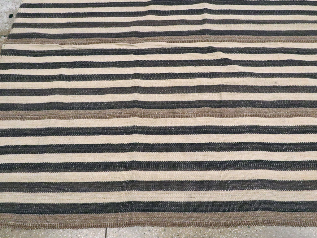 Modern Turkish Flatweave Kilim Room Size Carpet, No.29727 - Staging