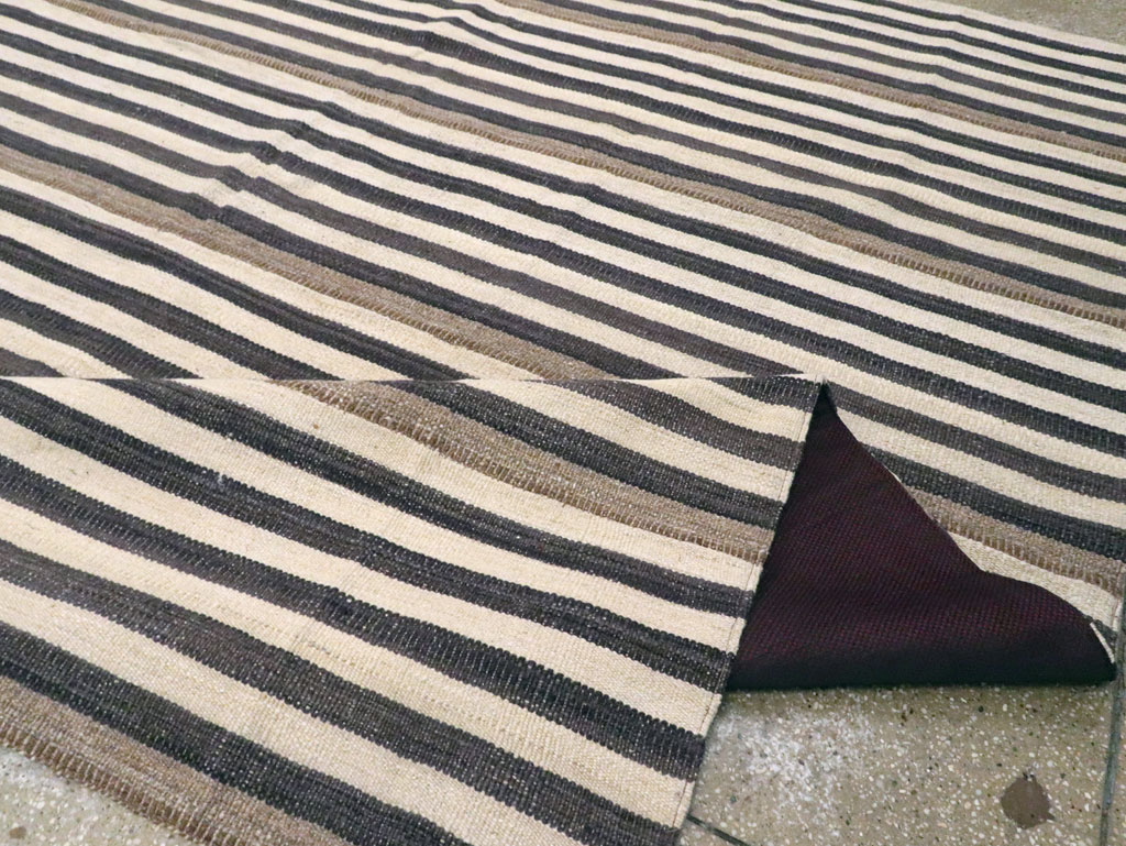 Modern Turkish Flatweave Kilim Room Size Carpet, No.29727 - Staging