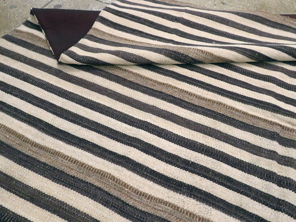 Modern Turkish Flatweave Kilim Room Size Carpet, No.29727 - Staging