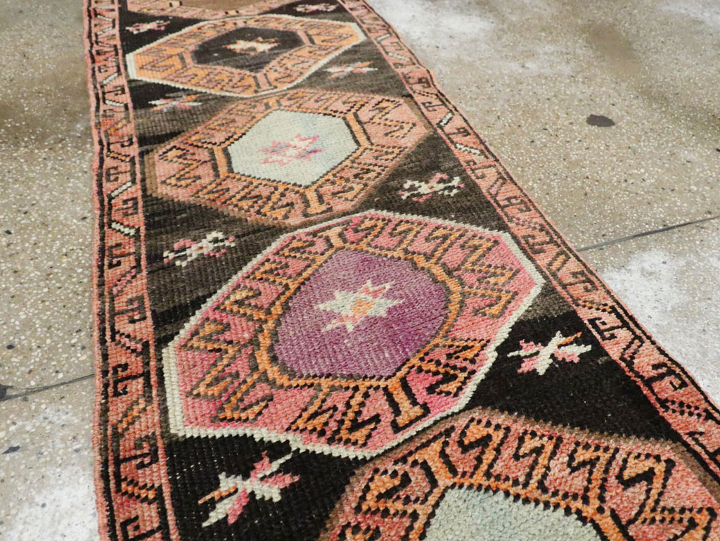 Vintage Anatolian Long Runner, No.29755 - Staging