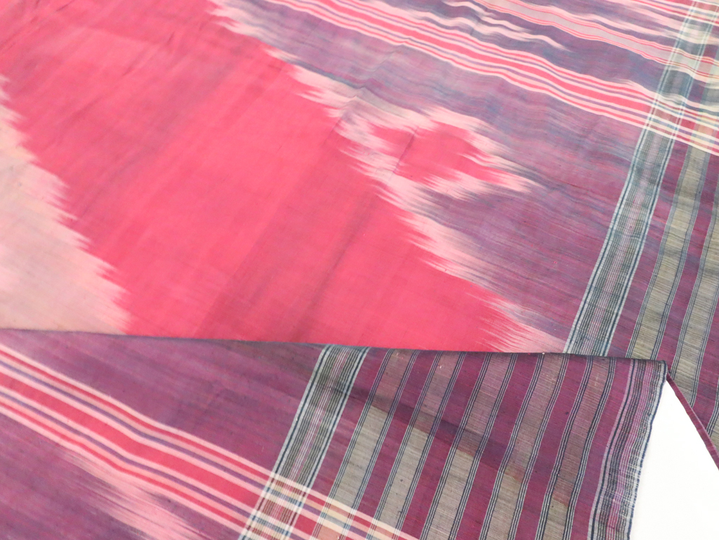 Vintage Uzbek Ikat Textile, No.29765 - Staging