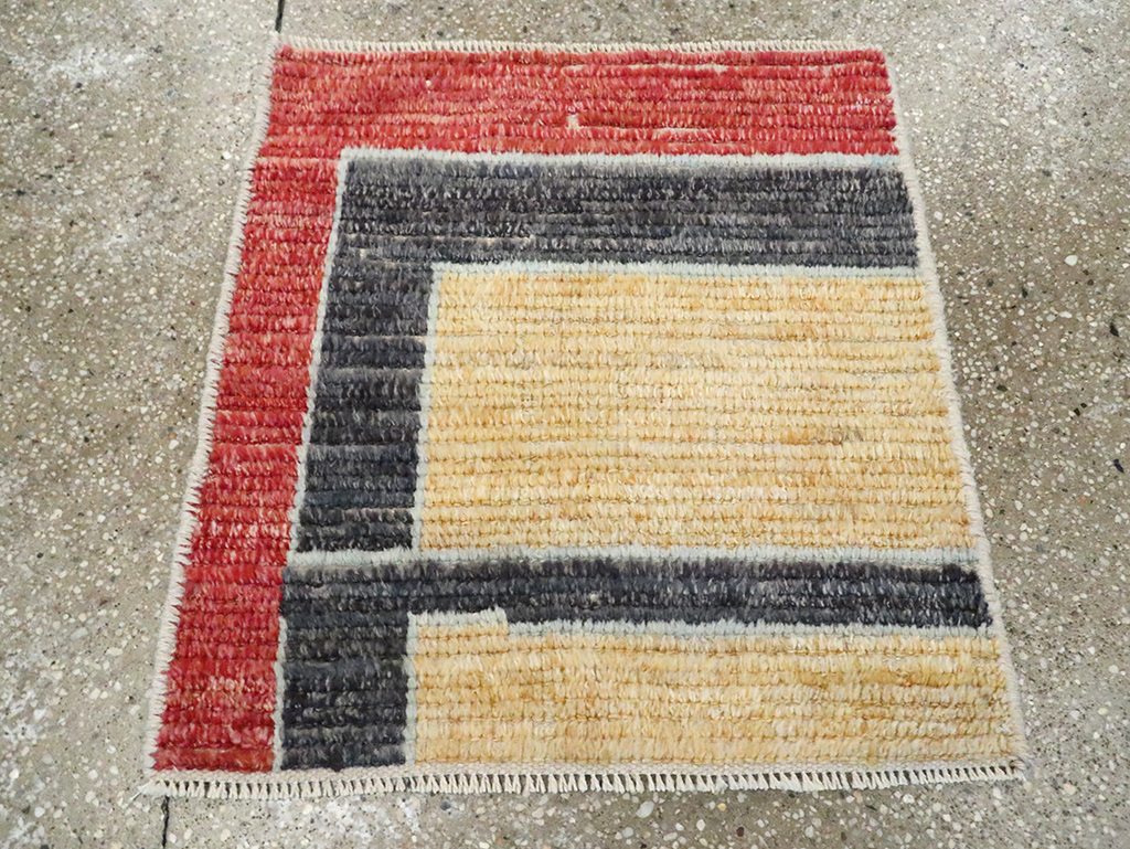 Contemporary Turkish Tulu Square Throw Rug (Pair: 1 of 2), No.29782 - Staging