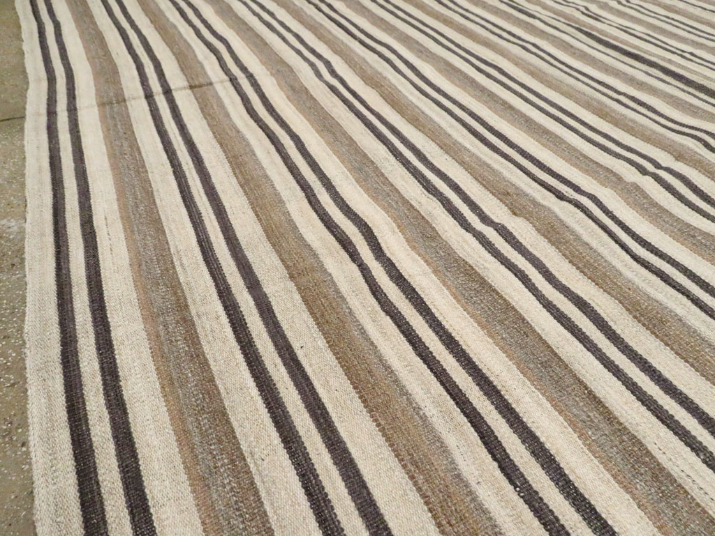 Contemporary Turkish Flatweave Kilim Oversize Carpet, No.29785 - Staging