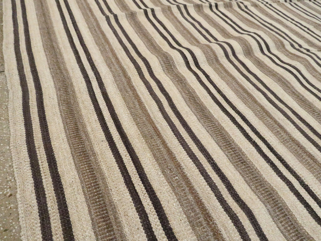 Large Modern Turkish Flatweave Kilim, No.29786 - Staging