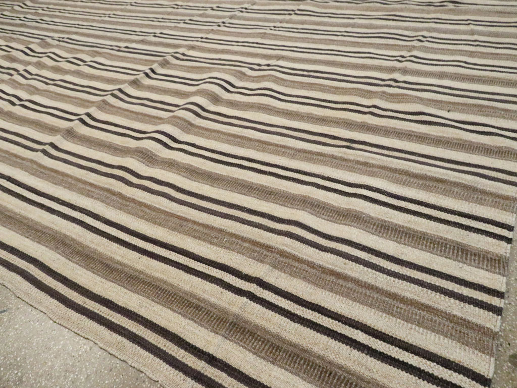 Large Modern Turkish Flatweave Kilim, No.29786 - Staging