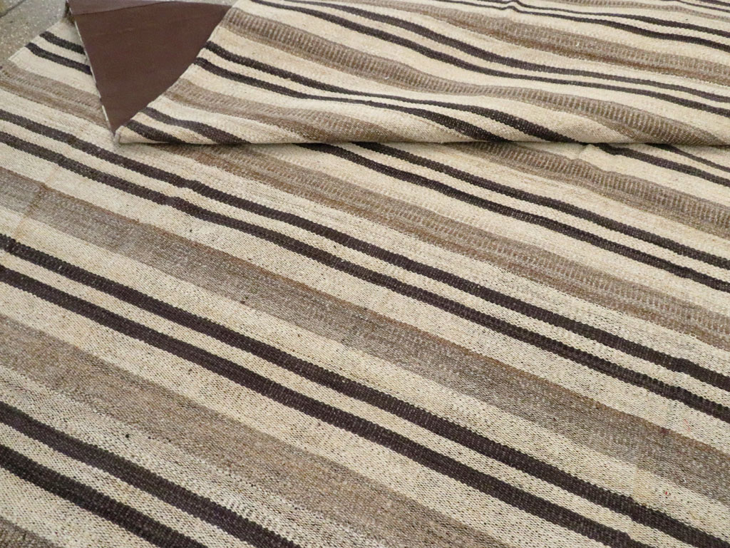 Large Modern Turkish Flatweave Kilim, No.29786 - Staging